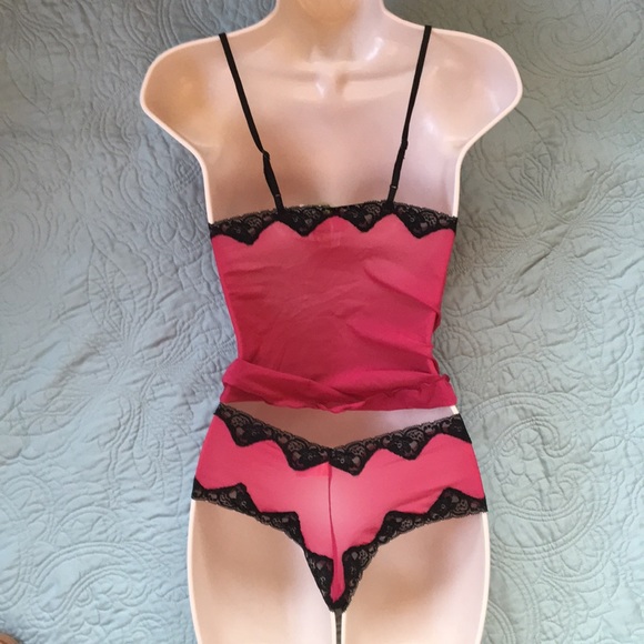 Hot pink camisole and panties set - Picture 3 of 5